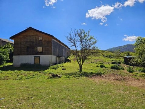 Image d'un maison de 200 m² en pierre + 3ha9 terrain à 376000€ à camurac (11340)
