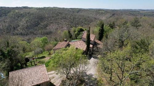 Image d'un cahors hauteurs - au calme à 359000€ à cahors (46000)