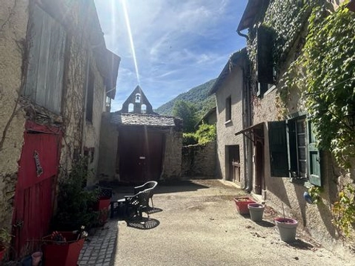Image d'un maison et grange à rénover à 32000€ à bouan (09310)