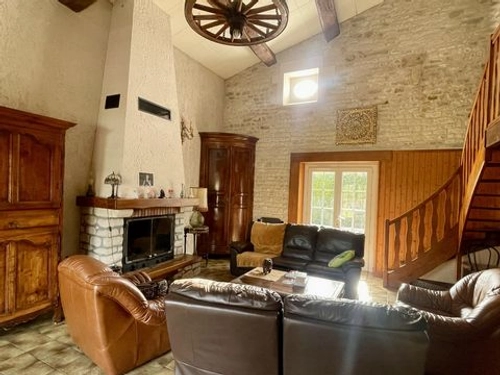Image d'un belle charentaise, 3 ch, piscine chauffée, au calm à 299000€ à saint-martial (30440)