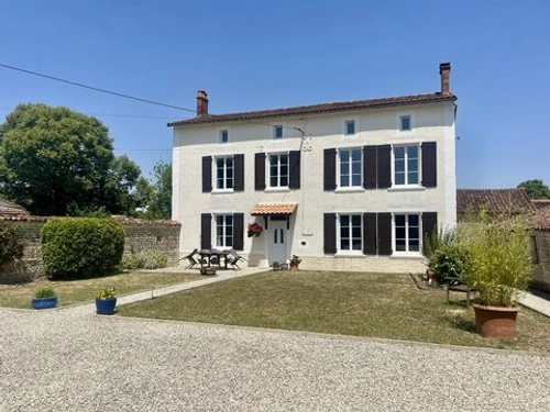 Image d'un maison du village, non-mitoyenne, grand terrain, t à 239000€ à villemain (79110)
