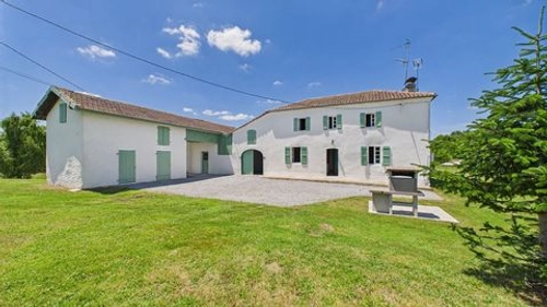 Image d'un ancienne ferme rénovée avec dépendances et vue dég à 249000€ à hagetmau (40700)