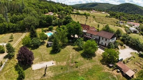 Image d'un activité gîte - vue st cirq lapopie à 725000€ à tour-de-faure (46330)