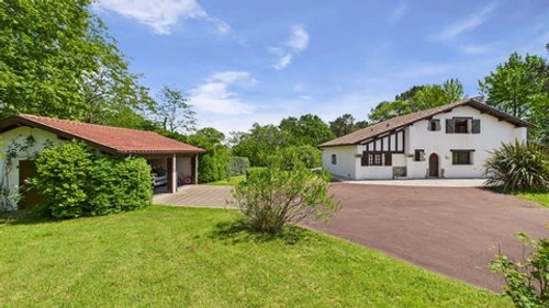 Image d'un maison sur 6800 m² de terrain (divisble). à 1250000€ à arbonne (64210)