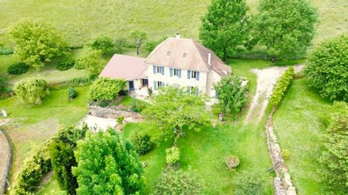 Image d'un petite maison de caractère proche figeac à 245000€ à figeac (46100)