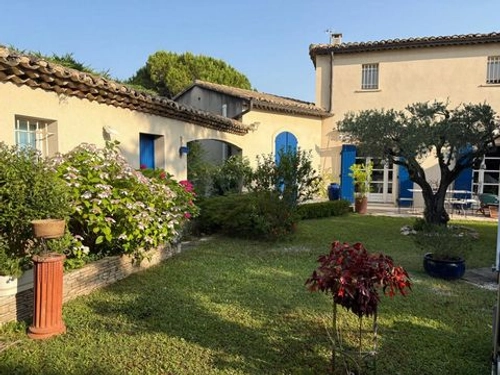 Image d'un maison d'architecte avec vue panoramique à 615000€ à saint-saturnin-lès-avignon (84450)